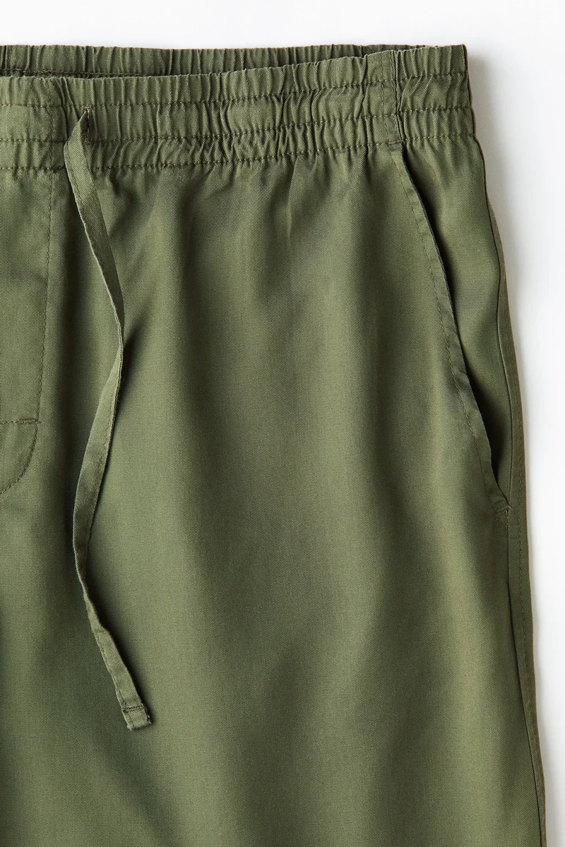 اتش اند ام بنطلون بقصّة مريحة من اللايوسيل